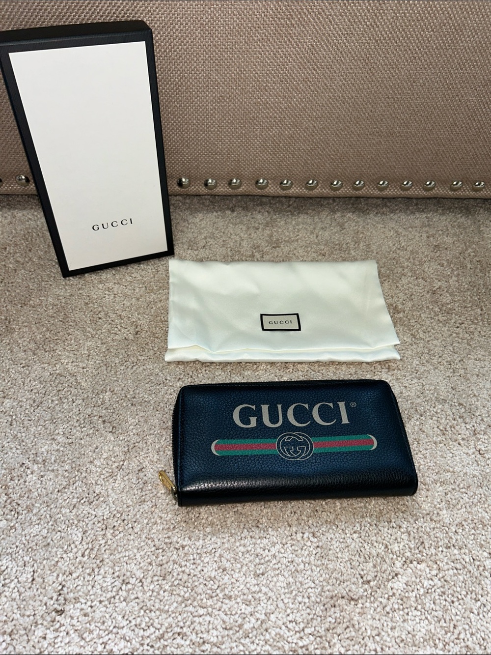 Gucci Black Leather Zip Wallet with Green-Red Stripe - Picture 14 of 16